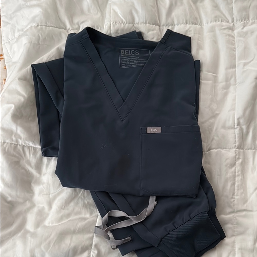 Figs Scrub Set